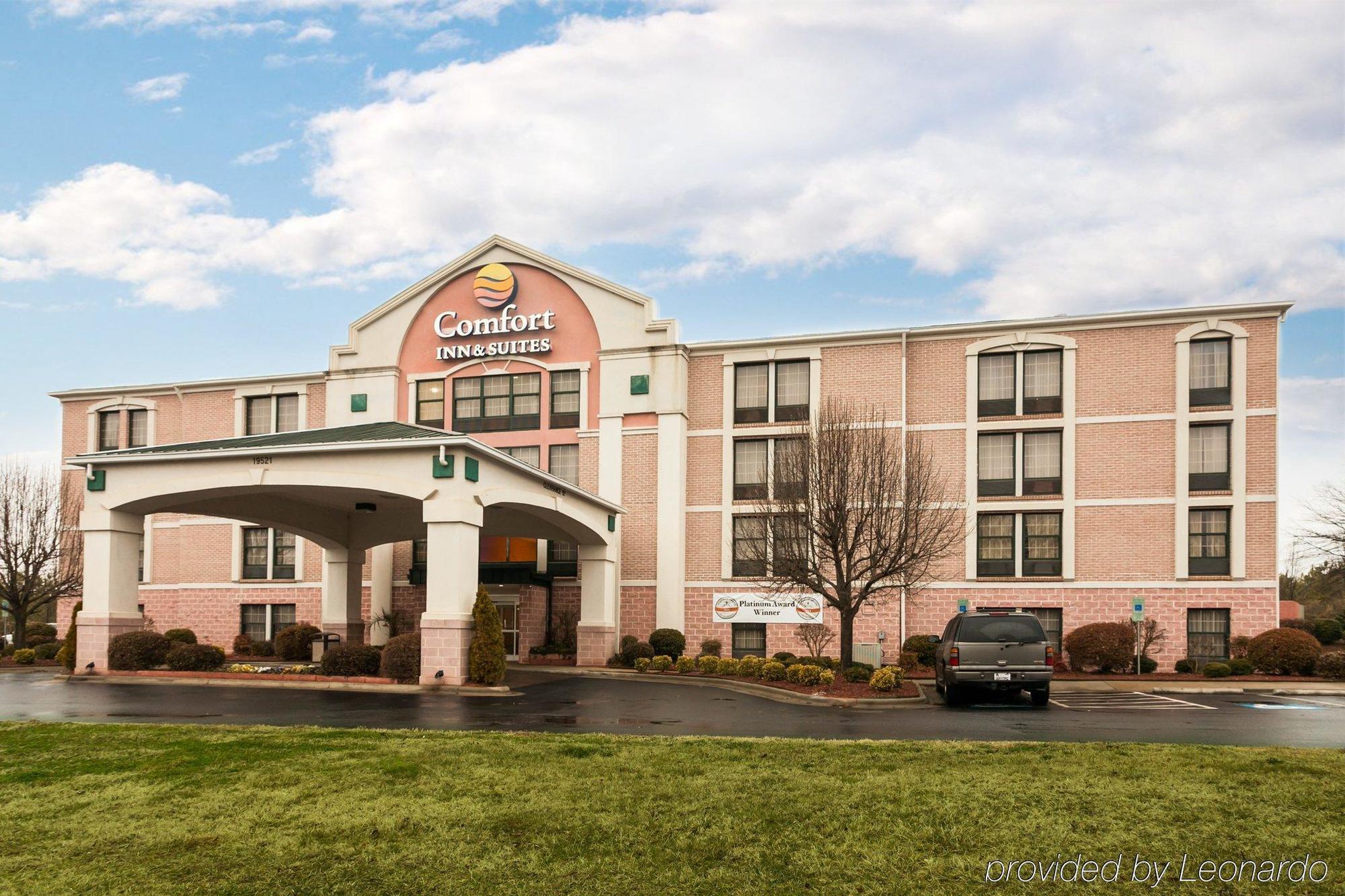 Comfort Inn & Suites Lake Norman Корнелиус Экстерьер фото